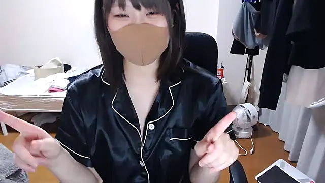 Snapshot of izumi__123 chatting on August 6, 8:00 pm izumi 123 online show from August 6, 8:00 pm