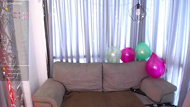 Snapshot of lia_huan chatting on December 20, 5:40 pm lia huan online show from December 20, 5:40 pm