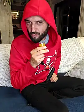 Jade Emeraud online show from December 6, 11:03 pm