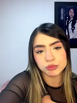 Amelia Honney  online show from October 13, 5:35 pm