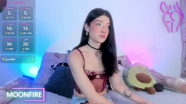 Snapshot of moonfiredancer chatting on December 11, 1:26 am moonfiredancer online show from December 11, 1:26 am