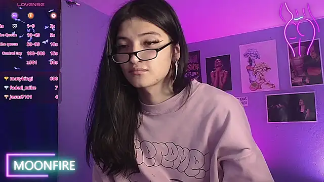 Snapshot of moonfiredancer chatting on January 28, 3:25 am moonfiredancer online show from January 28, 3:25 am