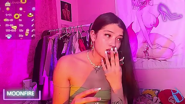 Snapshot of moonfiredancer chatting on October 4, 8:12 am moonfiredancer online show from October 4, 8:12 am