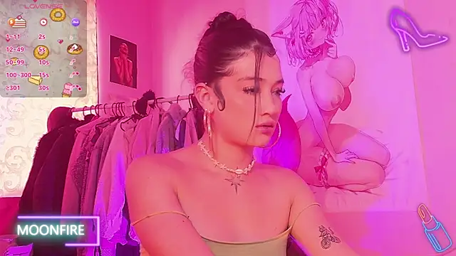 Snapshot of moonfiredancer chatting on October 20, 1:55 pm moonfiredancer online show from October 20, 1:55 pm