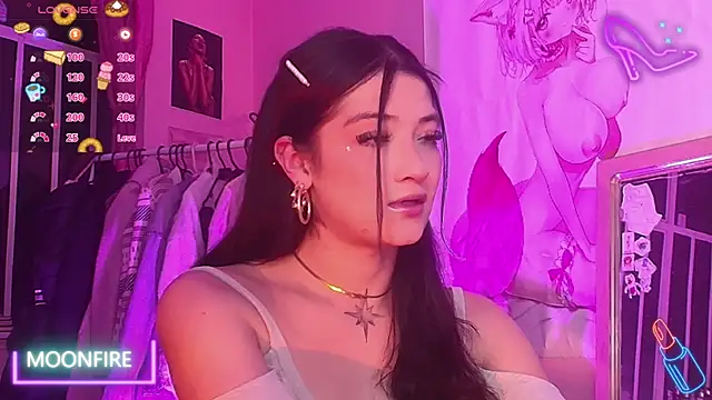 Snapshot of moonfiredancer chatting on October 22, 5:19 am moonfiredancer online show from October 22, 5:19 am