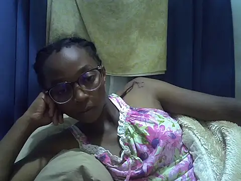 ElianeHot online show from March 23, 7:51 pm