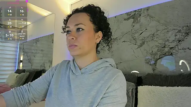 LIZ HOLMES online show from September 29, 11:59 am