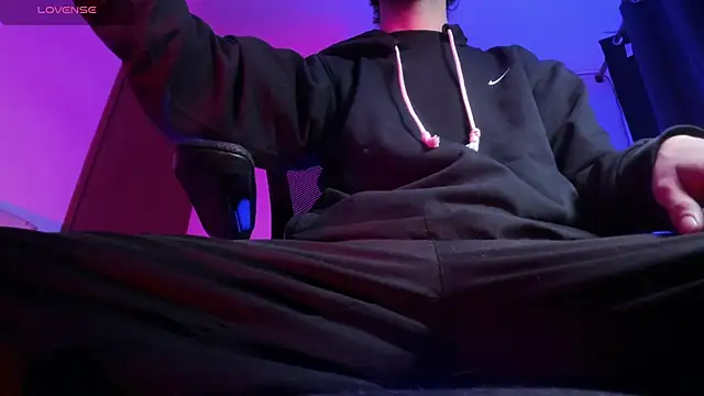 s sven03 online show from December 16, 7:46 am