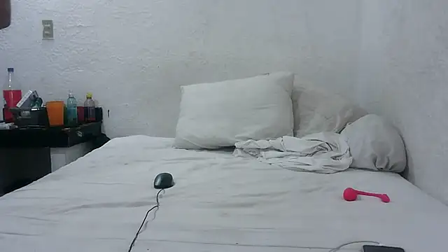 Snapshot of kevinbolena chatting on September 11, 2:44 am kevinbolena online show from September 11, 2:44 am