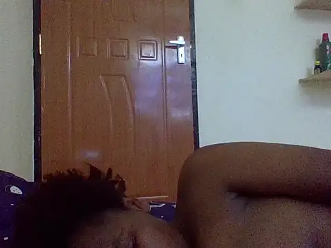 Snapshot of Cute_sassy3 chatting on February 18, 9:27 am Cute sassy3 online show from February 18, 9:27 am