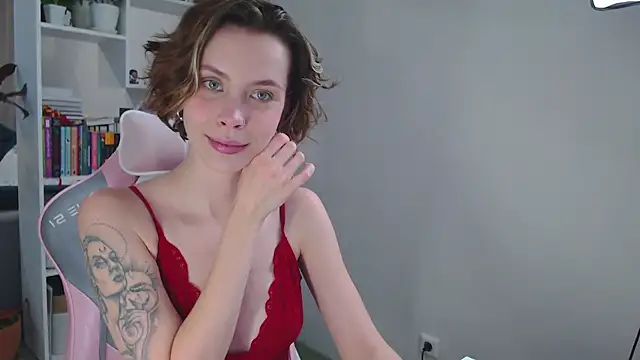 Snapshot of milly_ross chatting on January 2, 11:20 am milly ross online show from January 2, 11:20 am