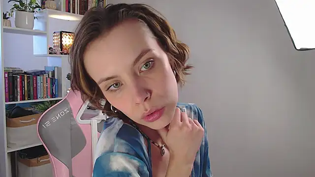 Snapshot of milly_ross chatting on February 25, 7:09 am milly ross online show from February 25, 7:09 am