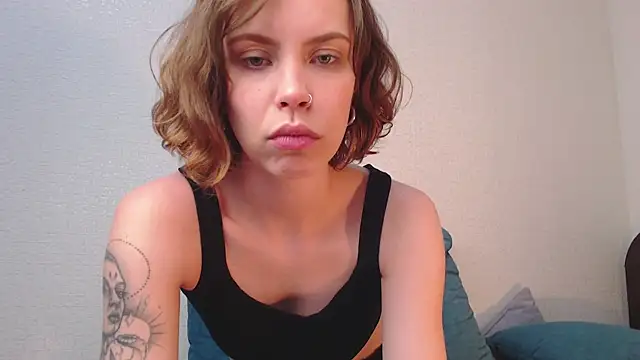 Snapshot of milly_ross chatting on October 5, 8:23 am milly ross online show from October 5, 8:23 am