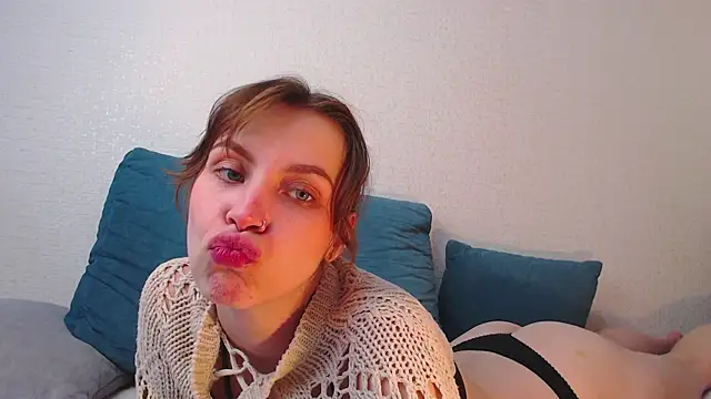 Snapshot of milly_ross chatting on October 18, 10:49 am milly ross online show from October 18, 10:49 am