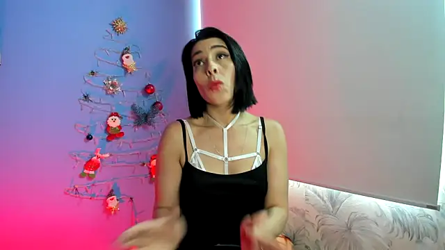 Snapshot of AdelleLennox_cg chatting on December 21, 2:37 pm AdelleLennox cg online show from December 21, 2:37 pm