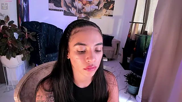 pretty pettite online show from February 6, 7:17 pm