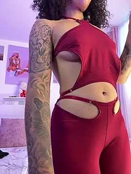 pretty pettite online show from April 18, 10:21 pm