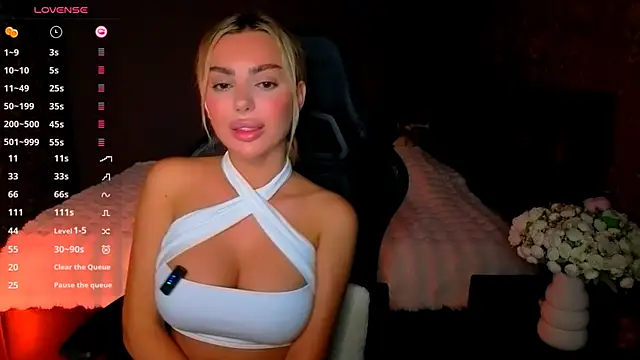 Snapshot of babyleilaa chatting on July 6, 8:11 pm babyleilaa online show from July 6, 8:11 pm