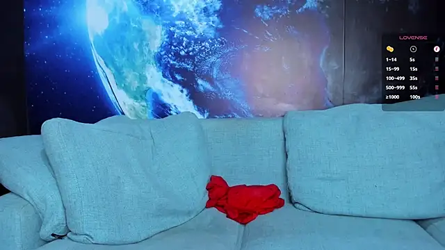 Snapshot of delessandro_world chatting on February 15, 7:16 am delessandro world online show from February 15, 7:16 am