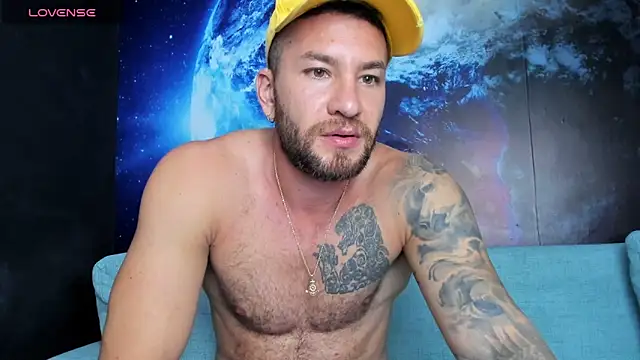 Snapshot of delessandro_world chatting on March 21, 5:32 am delessandro world online show from March 21, 5:32 am