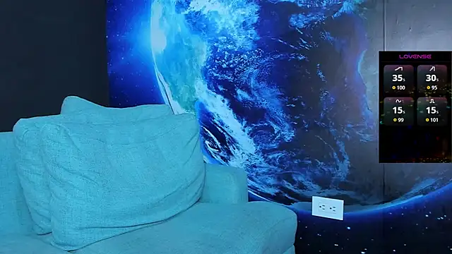 Snapshot of delessandro_world chatting on September 9, 2:11 am delessandro world online show from September 9, 2:11 am