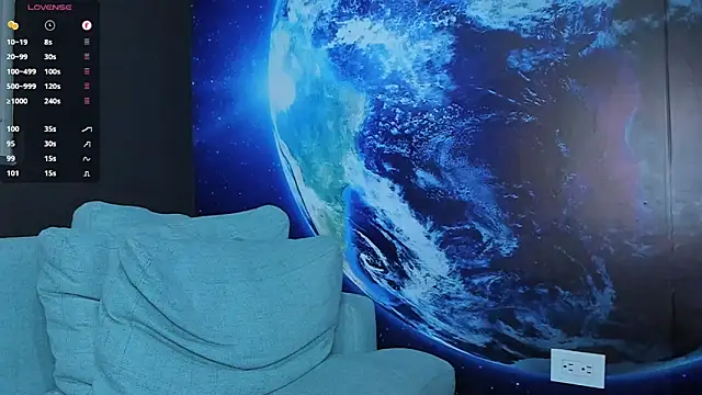 Snapshot of delessandro_world chatting on October 28, 10:56 pm delessandro world online show from October 28, 10:56 pm