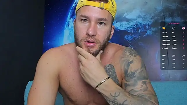 Snapshot of delessandro_world chatting on December 14, 10:58 pm delessandro world online show from December 14, 10:58 pm