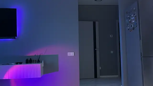 KarlosRichi online show from April 27, 2:20 am