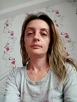 Snapshot of SophyGirl chatting on March 24, 12:43 pm SophyGirl online show from March 24, 12:43 pm