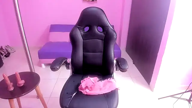 mature dirty squirt online show from April 21, 7:17 pm