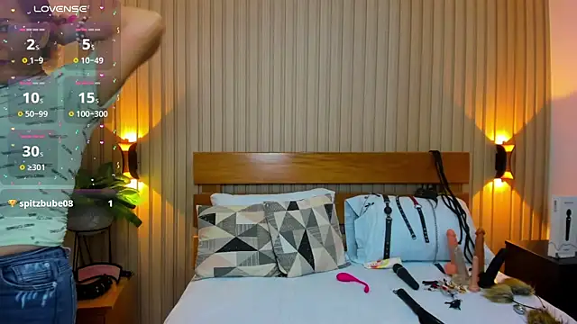 luciana ballesteros  online show from January 25, 3:30 pm