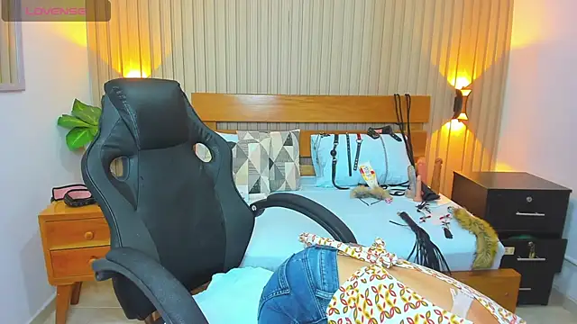 luciana ballesteros  online show from January 27, 12:16 pm