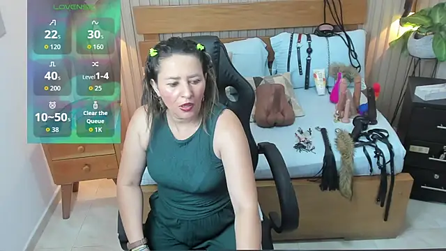 luciana ballesteros  online show from October 8, 12:36 pm