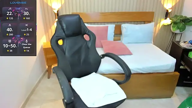 luciana ballesteros  online show from March 4, 12:11 pm