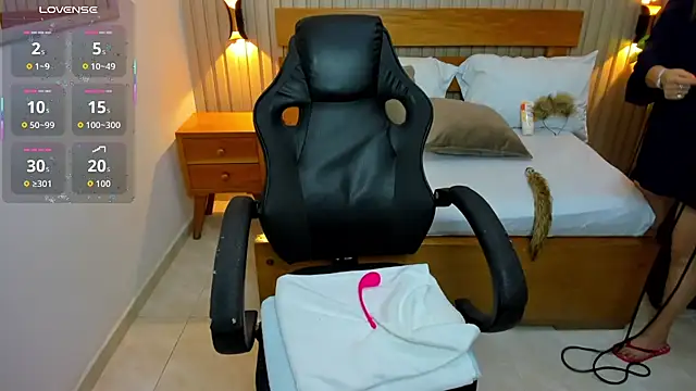 luciana ballesteros  online show from April 18, 12:31 pm