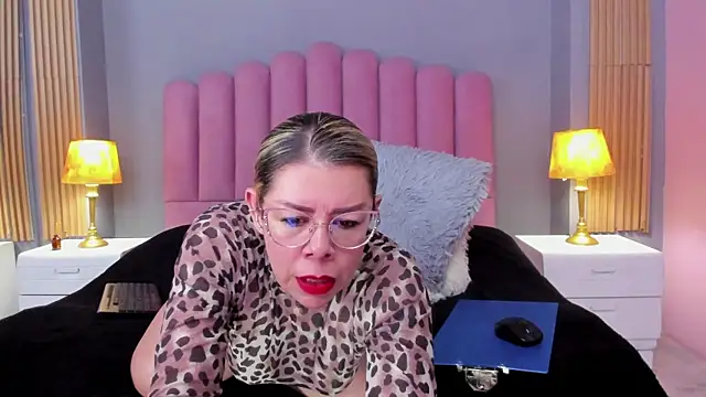 Snapshot of RamonaSimons chatting on January 9, 8:01 pm RamonaSimons online show from January 9, 8:01 pm