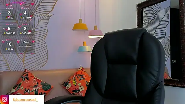 Snapshot of FaloonRoussel chatting on February 22, 9:26 pm FaloonRoussel online show from February 22, 9:26 pm