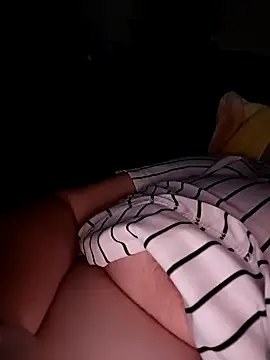 Snapshot of poussychats chatting on December 18, 8:57 pm poussychats online show from December 18, 8:57 pm