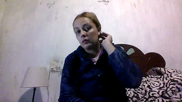 Snapshot of Samanthat33 chatting on September 24, 3:32 am Samanthat33 online show from September 24, 3:32 am