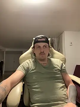 Snapshot of Tremblay_Simard chatting on February 24, 5:27 am Tremblay Simard online show from February 24, 5:27 am