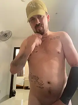 Snapshot of Tremblay_Simard chatting on April 10, 5:34 am Tremblay Simard online show from April 10, 5:34 am