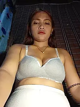 Snapshot of prettybella4u chatting on July 21, 9:22 am prettybella4u online show from July 21, 9:22 am