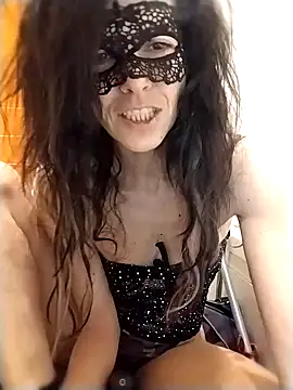 Snapshot of EmySkinny85 chatting on February 6, 10:15 am EmySkinny85 online show from February 6, 10:15 am