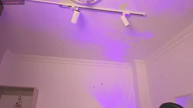 Aleejaa   online show from April 22, 11:23 am