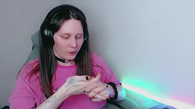 Snapshot of tracy_cooper chatting on January 11, 3:02 am tracy cooper online show from January 11, 3:02 am