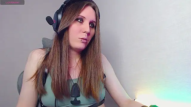 Snapshot of tracy_cooper chatting on February 13, 7:56 am tracy cooper online show from February 13, 7:56 am