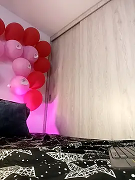 lovely kitt online show from February 20, 5:23 am