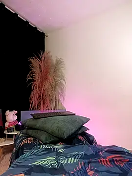 lovely kitt online show from October 5, 8:12 am