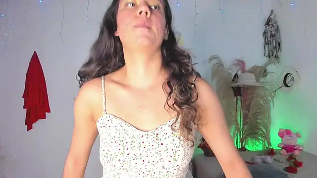 lovely kitt online show from June 9, 11:38 pm