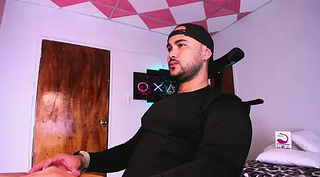 Snapshot of Sebas-hott chatting on December 12, 2:59 am Sebas-hott online show from December 12, 2:59 am